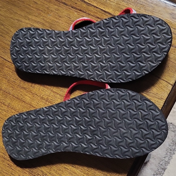 Nwot teva sandals - Picture 2 of 3